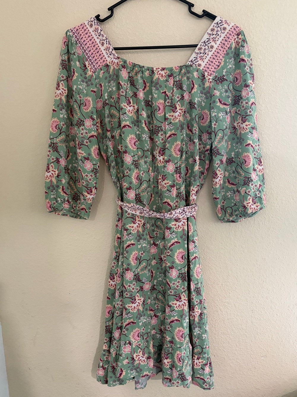 Vintage Style Luxology Sage Green and Pink Floral Midi Dress with Tie Waist - Picture 3 of 5